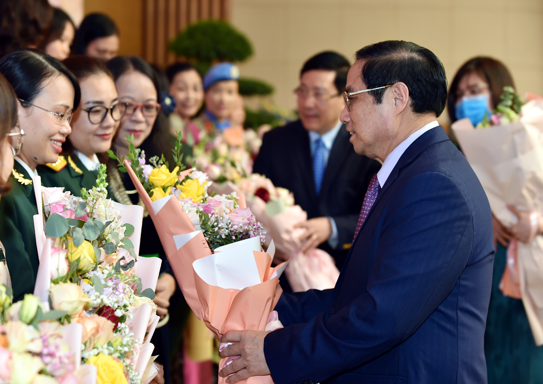 Thủ tướng Phạm Minh Chính: Xây dựng chính sách để phụ nữ yên tâm lao động, sản xuất