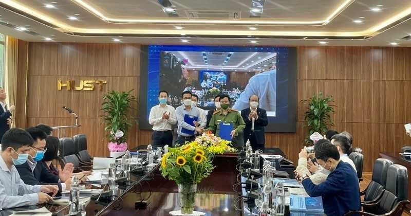 Tổng kết chương trình 'Nghiên cứu công nghệ và phát triển sản phẩm CNTT phục vụ CP điện tử'