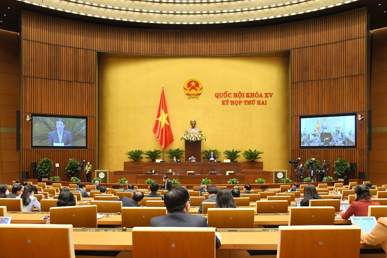 Quốc hội thảo luận tại hội trường. Ảnh: quochoi.vn