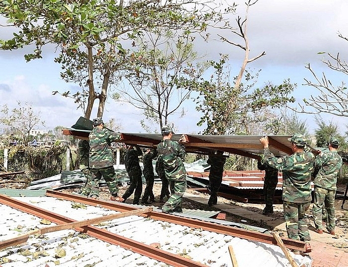 Thủ tướng thăm hỏi nhân dân Quảng Ngãi chịu thiệt hại do thiên tai