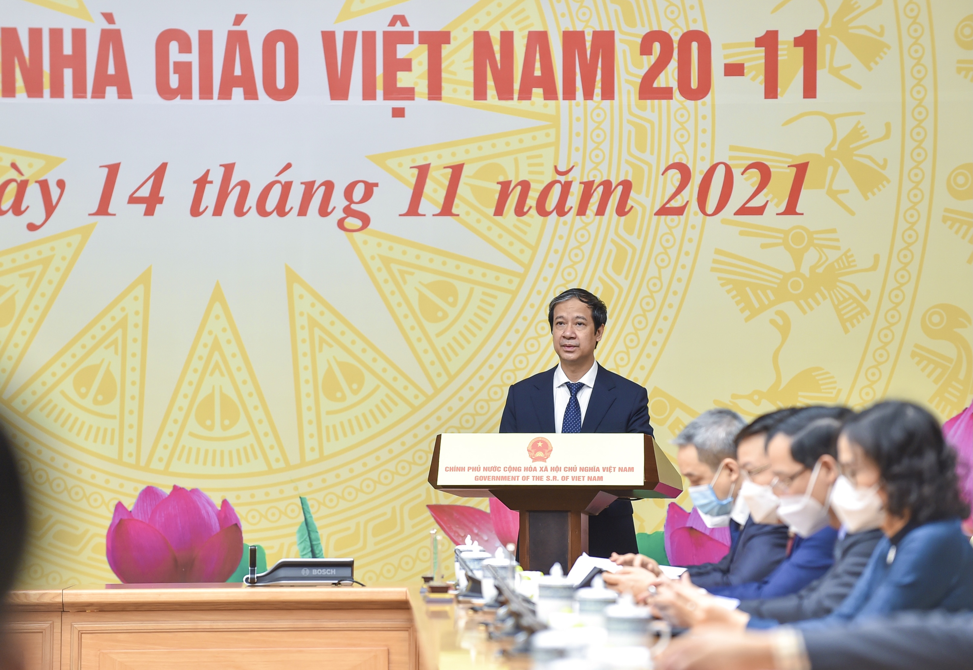 Thủ tướng gặp mặt đại diện nhà giáo, cán bộ quản lý giáo dục tiêu biểu nhân Ngày 20/11