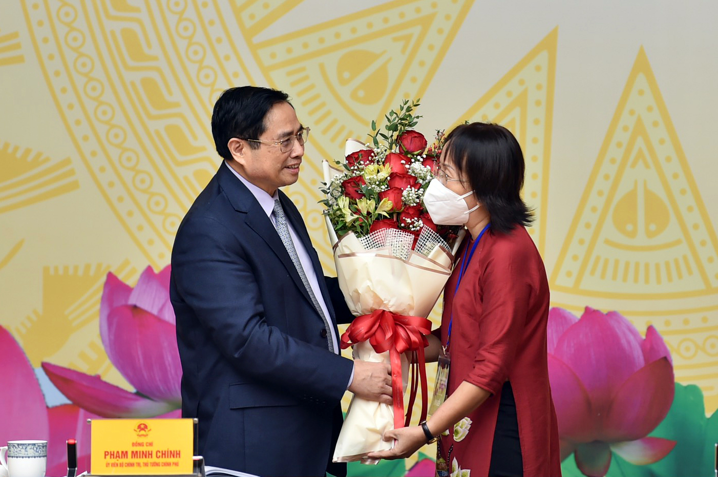Thủ tướng gặp mặt đại diện nhà giáo, cán bộ quản lý giáo dục tiêu biểu nhân Ngày 20/11