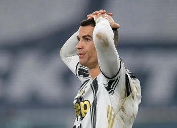 Ronaldo hóa 