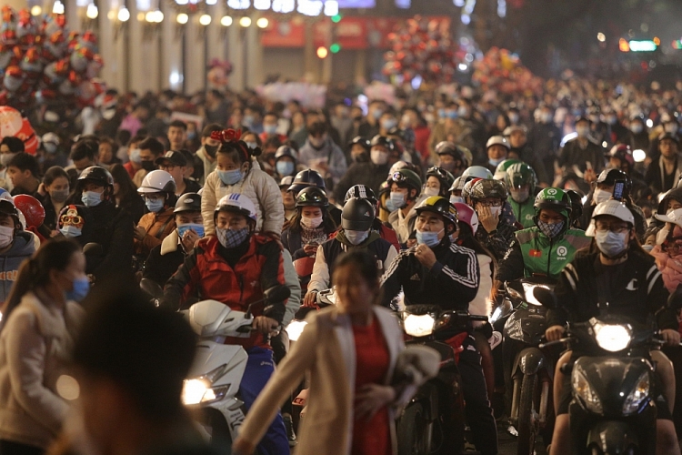 Đường phố Hà Nội chật cứng người đêm Noel Đường phố Hà Nội chật cứng người đêm Noel