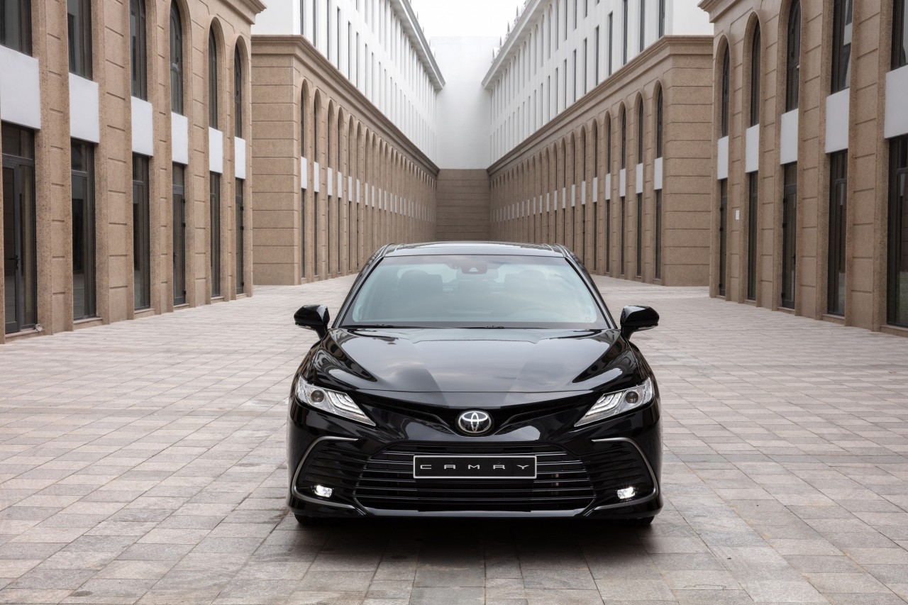Toyota Camry hoàn toàn mới – Xứng tầm doanh nhân