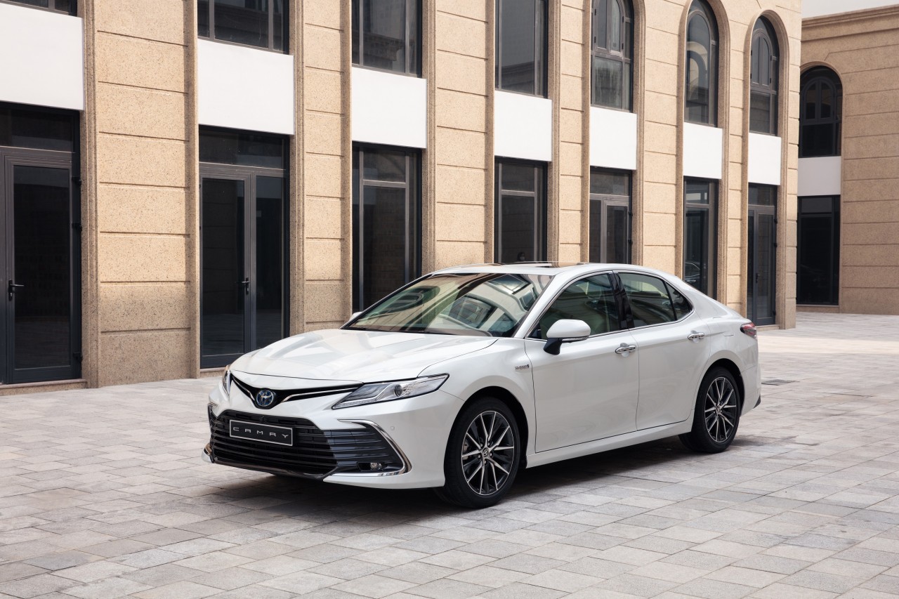 Toyota Camry hoàn toàn mới – Xứng tầm doanh nhân