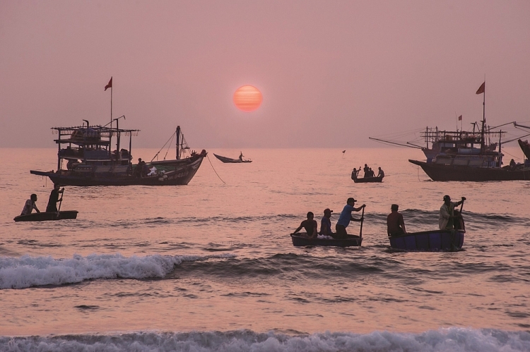 Bình minh trên biển