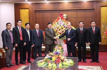 Đoàn đại biểu tỉnh Hủa Phăn (Lào) thăm, chúc Tết tại tỉnh Hòa Bình