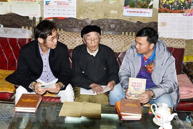 Nguoi bao ton van hoa dan toc Dao tren cao nguyen Sin Ho hinh anh 2