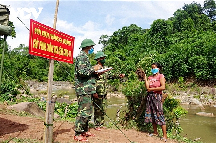 Kiên trì bám chốt, kiểm soát chặt biên giới để ngăn chặn dịch Covid Kiên trì bám chốt, kiểm soát chặt biên giới để ngăn chặn dịch Covid