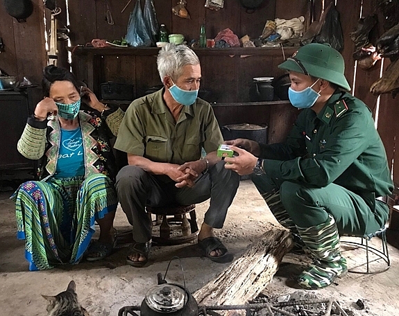 Kiên trì bám chốt, kiểm soát chặt biên giới để ngăn chặn dịch Covid Kiên trì bám chốt, kiểm soát chặt biên giới để ngăn chặn dịch Covid