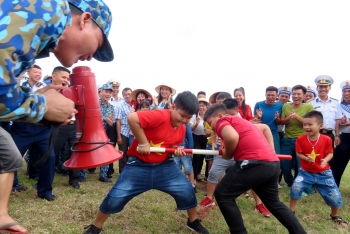 Yên bình làng đảo Song Tử Tây