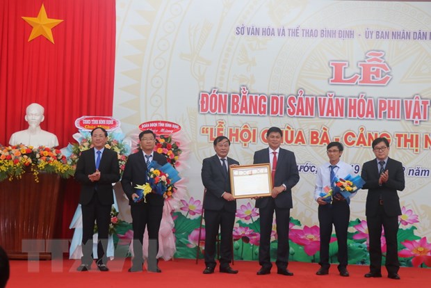 Le hoi Chua Ba-Cang thi Nuoc Man la di san phi vat the quoc gia hinh anh 2