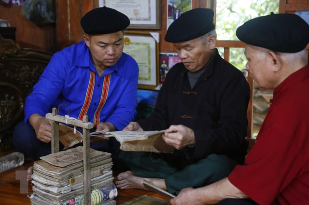 Nguoi giu lua tu hao van hoa cho the he tre dan toc Cao Lan hinh anh 4