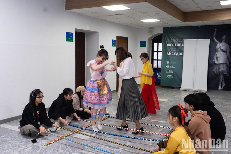 Giai điệu Việt Nam trong lòng nước Nga ảnh 4