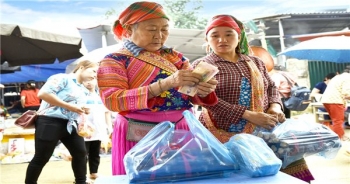 Bản sắc chợ phiên Hùng Lợi