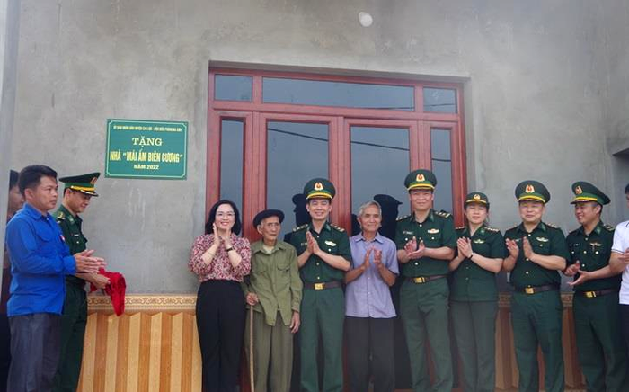 Bàn giao nhà “Mái ấm biên cương” cho các gia đình nghèo tại Thừa Thiên Huế và Lạng Sơn