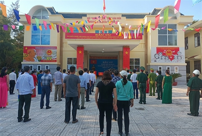 Ngày 22/5, thông tin với PV VTC News, ông Trần Quang Tường, Bí thư Huyện ủy, Chủ tịch UBND huyện đảo Bạch Long Vỹ (Hải Phòng) cho biết, 6h30 sáng cùng ngày, Ủy ban bầu cử huyện đảo tổ chức bầu cử ĐBQH và đại biểu HĐND các cấp nhiệm kỳ 2021-2026.