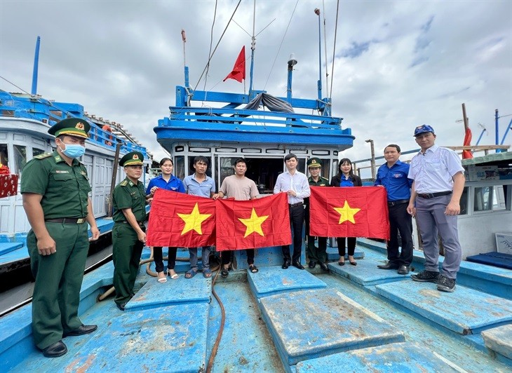 Thanh niên Bình Định với nhiều hoạt động hướng về biển, đảo Tổ quốc