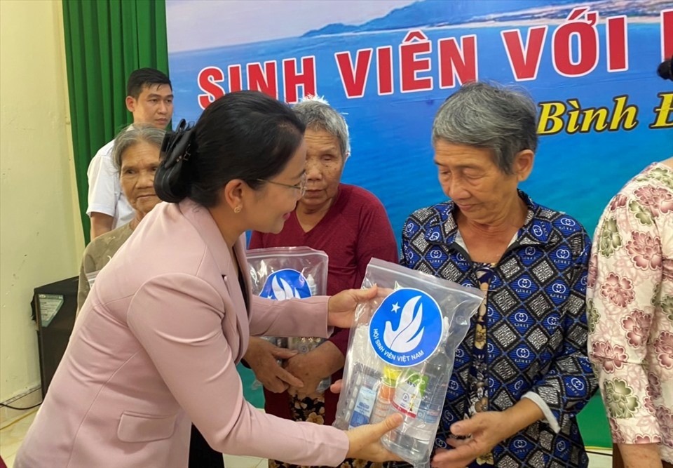 Thanh niên Bình Định với nhiều hoạt động hướng về biển, đảo Tổ quốc