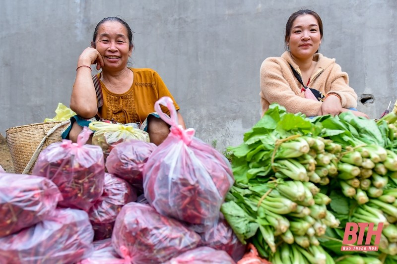 Chợ vùng biên Na Mèo - Nậm Xôi  nhộn nhịp trong ngày đầu họp lại