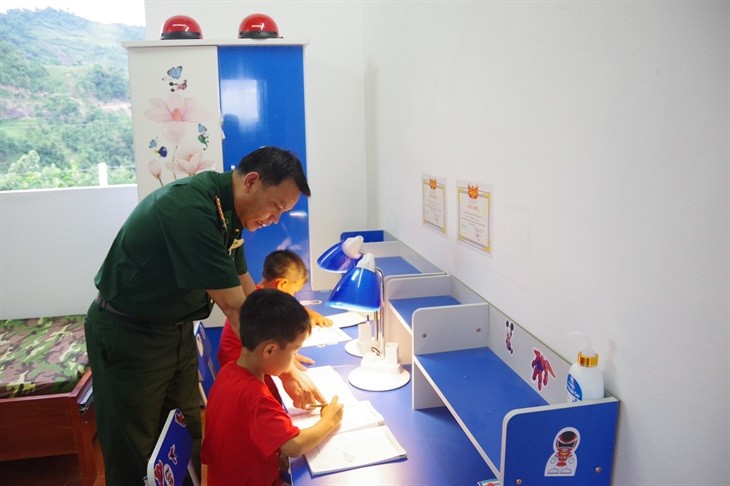 Chắp cánh ước mơ, gây dựng tương lai cho học sinh nghèo vùng biên giới