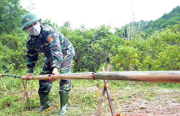 linh bien phong cang minh lo phong chong dich covid 19 trong thoi tiet khac nghiet