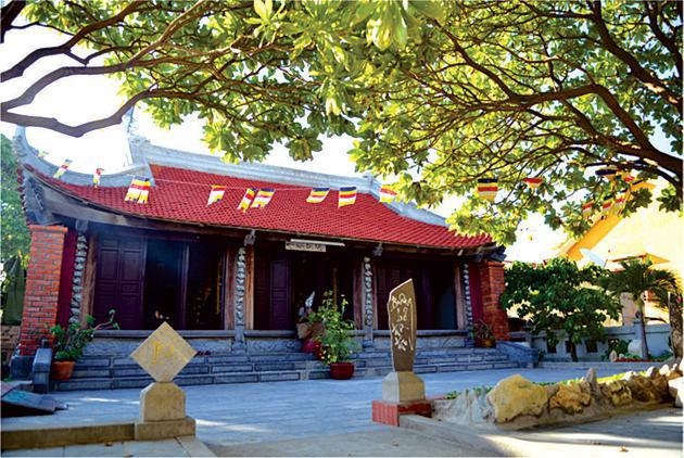 Chùa Sinh Tồn. Ảnh Lê Thao - Bá Ngọc.