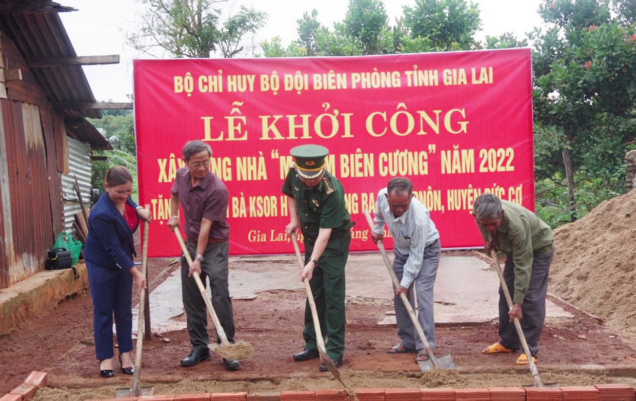 14 mái ấm biên cương được khởi công, bàn giao cho người dân nghèo vùng biên
