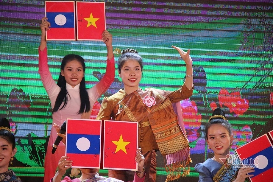 2808 lao