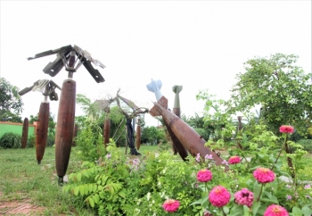 Thông điệp hòa bình trong khu vườn kỷ vật chiến tranh