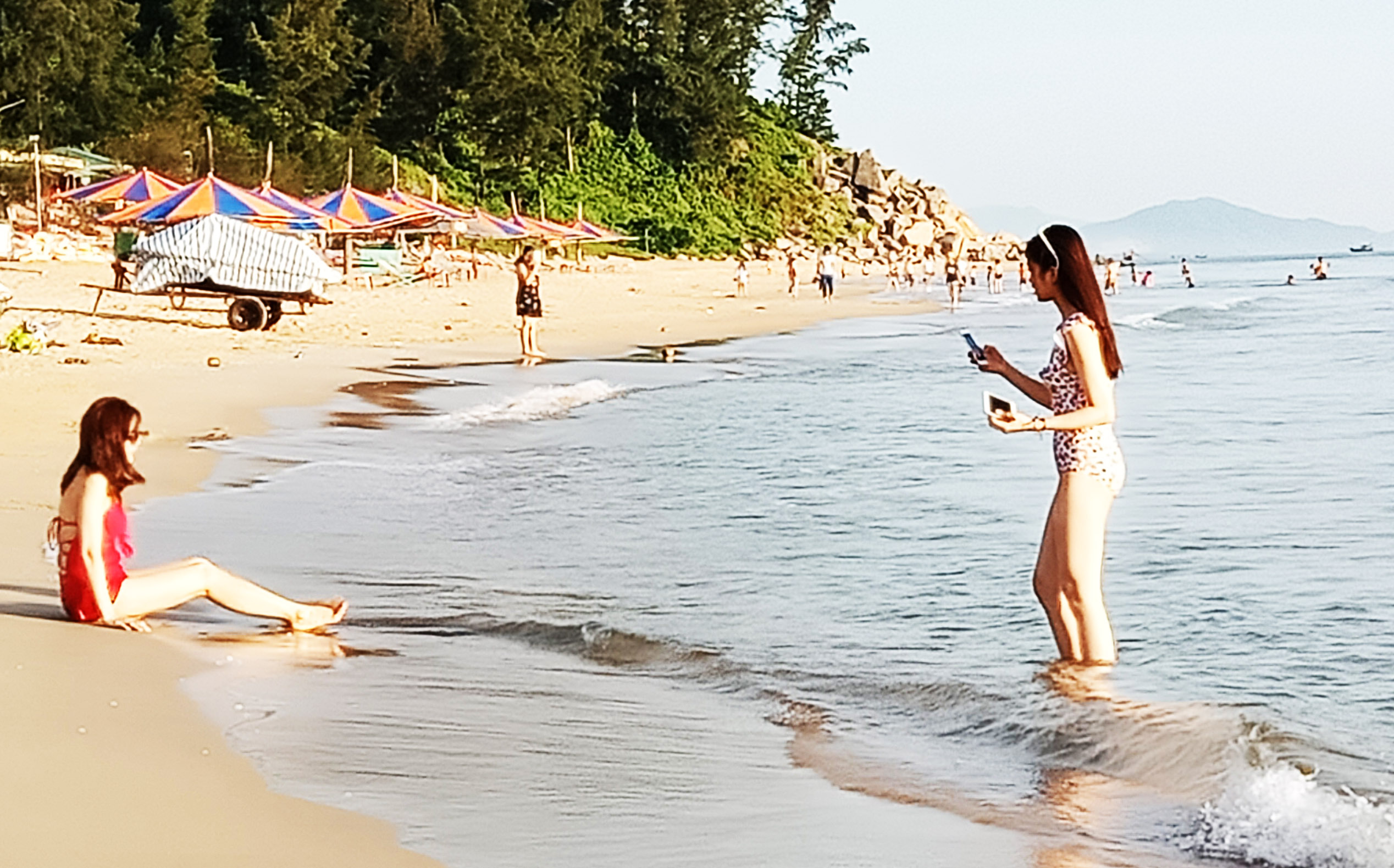 Bình minh trên bãi biển Thiên Cầm 000