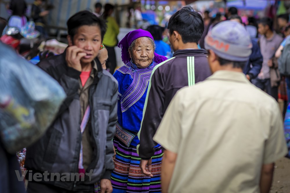 Tham cho phien Can Cau, net van hoa nguyen so con sot lai tai Lao Cai hinh anh 9