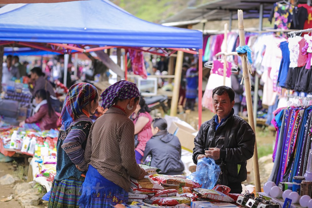 Tham cho phien Can Cau, net van hoa nguyen so con sot lai tai Lao Cai hinh anh 10