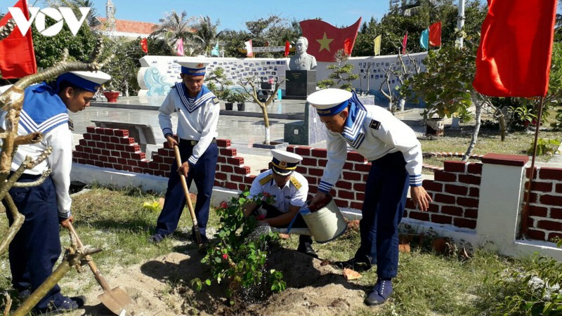 truong sa xanh giua bien khoi hinh 5