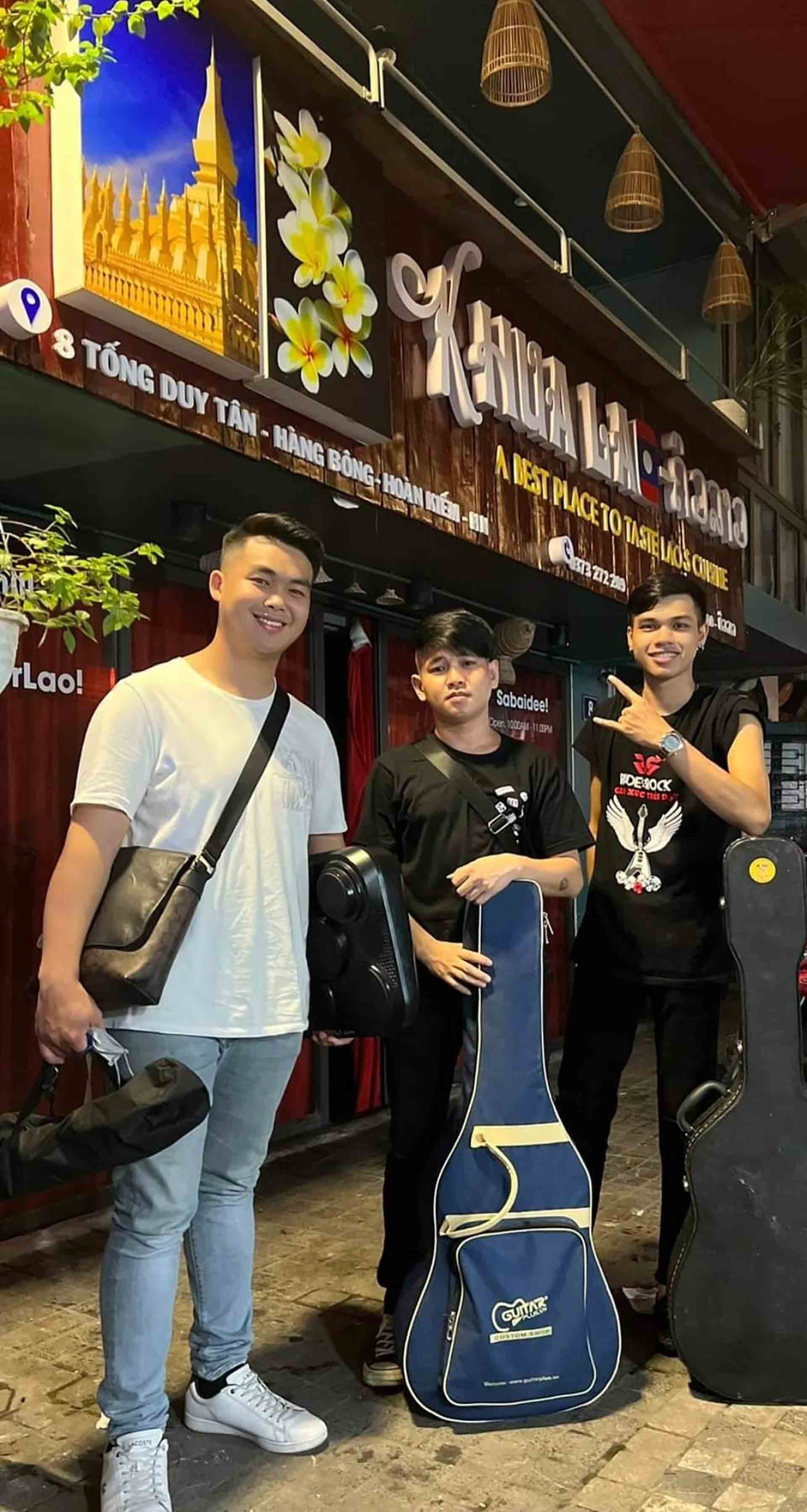 Các nhạc công trong band nhạc ở Khua Lao. (Ảnh: Hoàng Phúc)