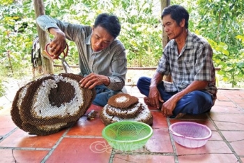 gap nhung nguoi ca gan san ong vo ve trong rung u minh ha