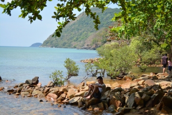 con dao bai bien hoang so bac nhat viet nam