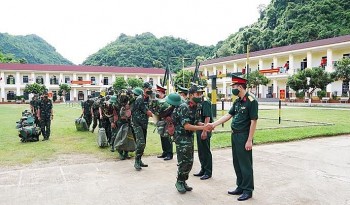 tang cuong luc luong phong chong dich covid 19 tren tuyen bien gioi son la