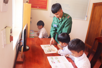 Lan tỏa yêu thương từ Chương trình “Nuôi con đồn Biên phòng”