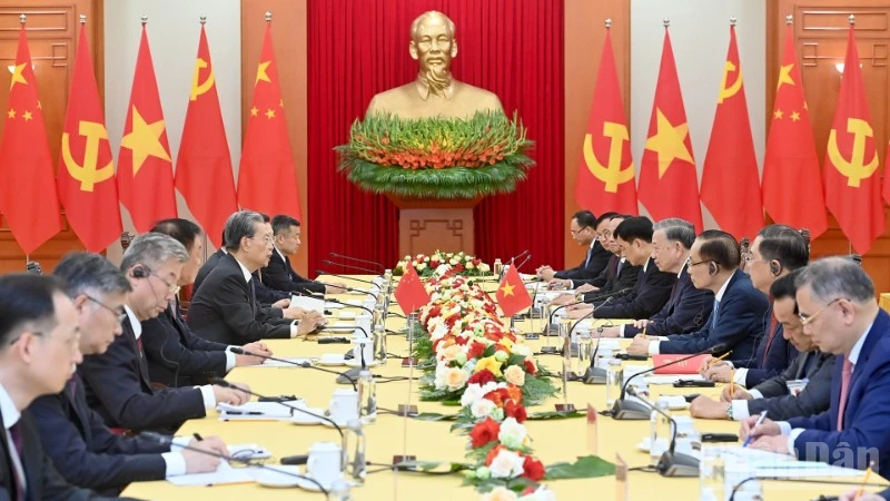 Tổng Bí thư Tô Lâm tiếp Ủy viên trưởng Nhân đại toàn quốc Trung Quốc Triệu Lạc Tế