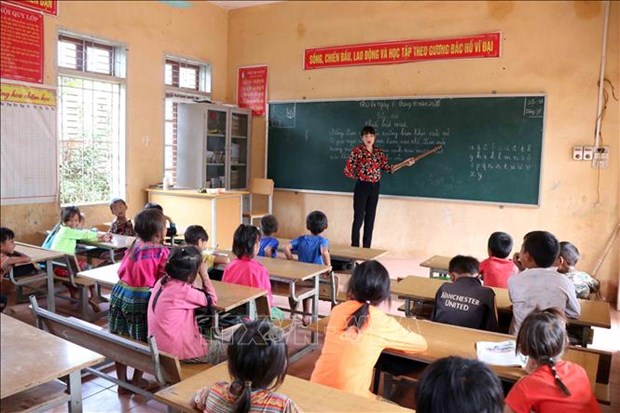 Nhung co giao bam truong, bam lop o xa vung cao Muong Lan hinh anh 1