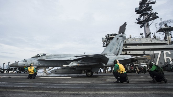 Chiến đấu cơ đa nhiệm F/A-18E Super Hornet trên tàu sân bay USS Ronald Reagan ở Biển Đông ngày 15.10.2020