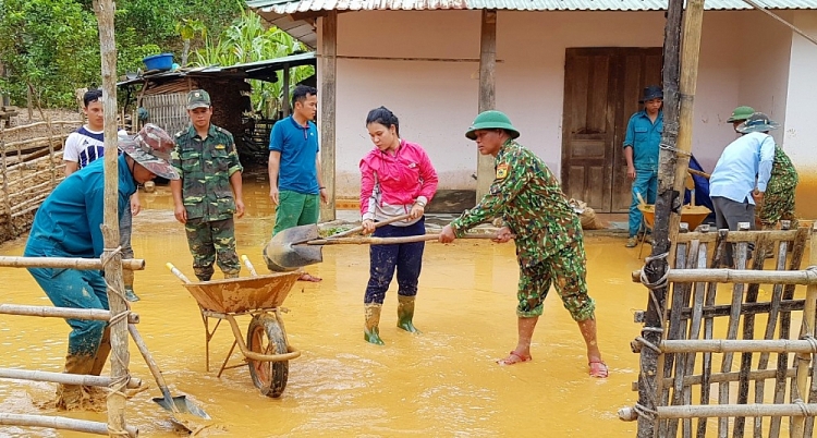Trong gian khó luôn có các anh