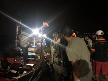 thua thien hue cuu 9 ngu dan gap nan tren bien