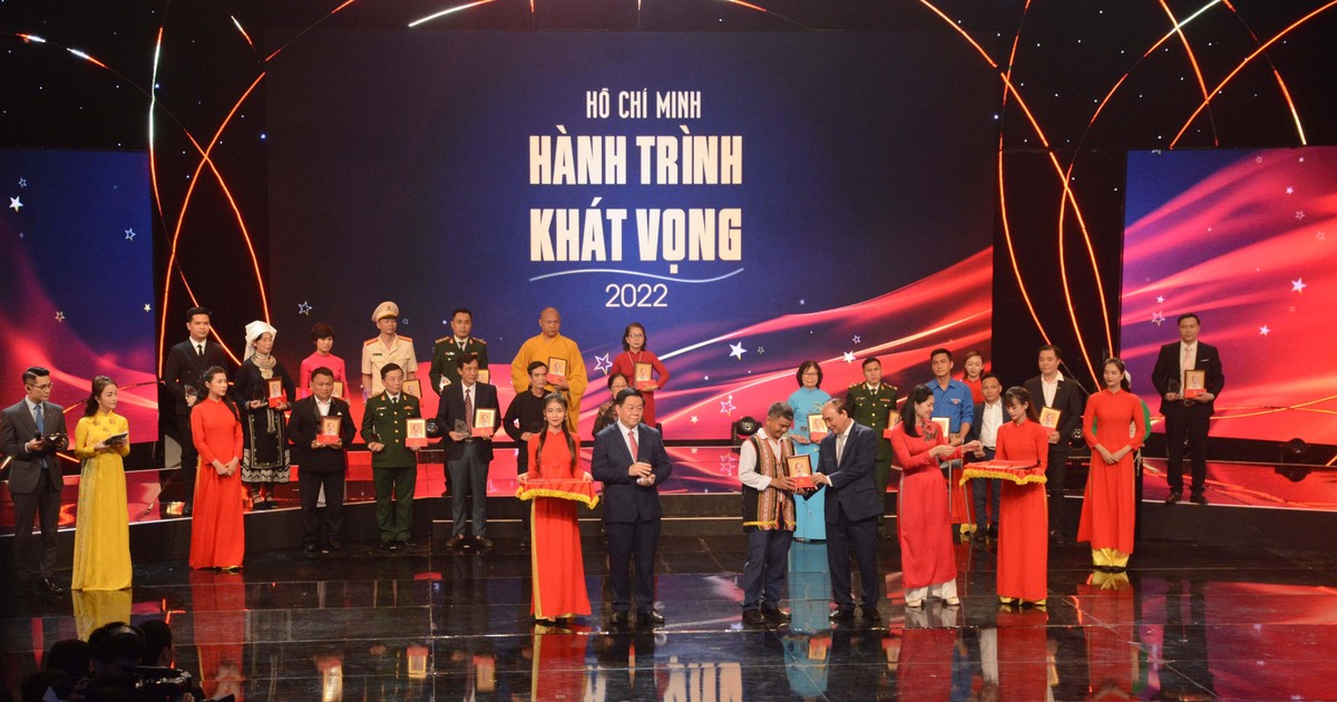 Chương trình &quot;Hồ Chí Minh - Hành trình khát vọng 2022&quot;