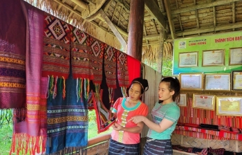 Xây dựng chuỗi giá trị cho sản phẩm thổ cẩm ở Nghệ An
