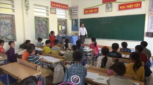 Trường Phổ thông dân tộc bán trú Tiểu học Thượng Phùng, xã Thượng Phùng, huyện Mèo Vạc (Hà Giang) được sửa chữa khang trang. Ảnh: Nguyễn Chiến – TTXVN