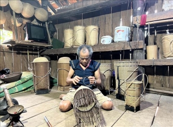 nghe nhan bahnar nang tinh voi van hoa dan toc