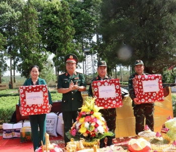 Cất bốc 49 hài cốt chiến sĩ lực lượng vũ trang cách mạng đoàn kết cứu nước Campuchia về nước